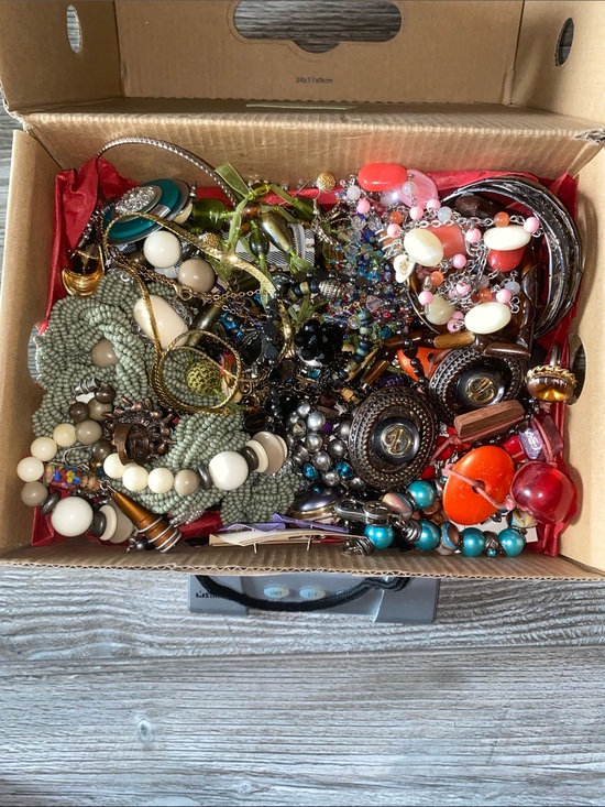 unbranded Jewelry - Vintage to Now Repair Crafting recycle Jewelry 3 lbs plus